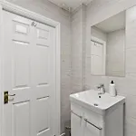 Plaza - Centrally Located, Contractor Friendly *