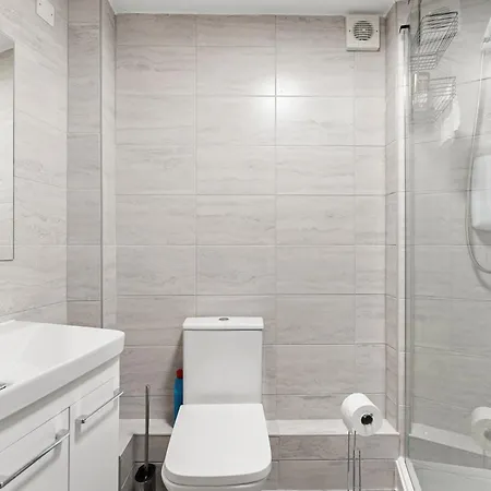 Plaza - Centrally Located, Contractor Friendly