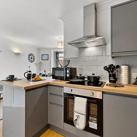Plaza - Centrally Located, Contractor Friendly Appartement Leeds (West Yorkshire)