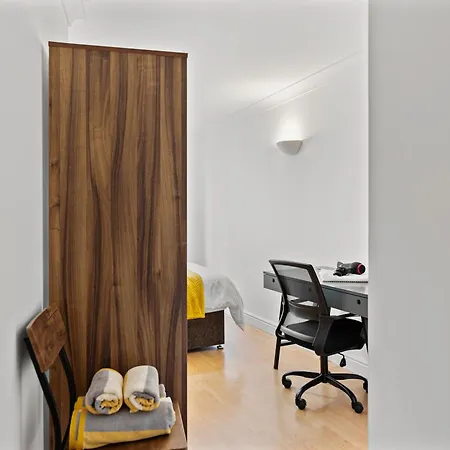9, Plaza Apartment *