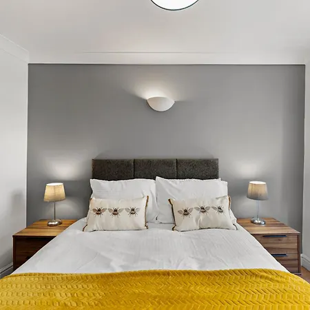 Plaza - Centrally Located, Contractor Friendly