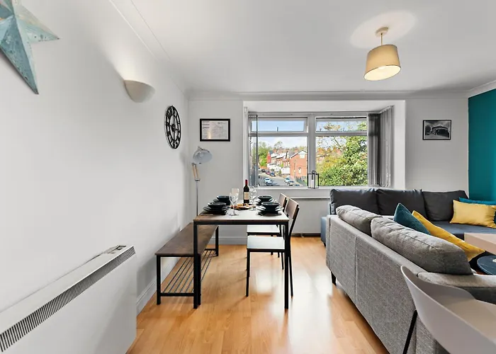 Plaza - Centrally Located, Contractor Friendly * Leeds (West Yorkshire)