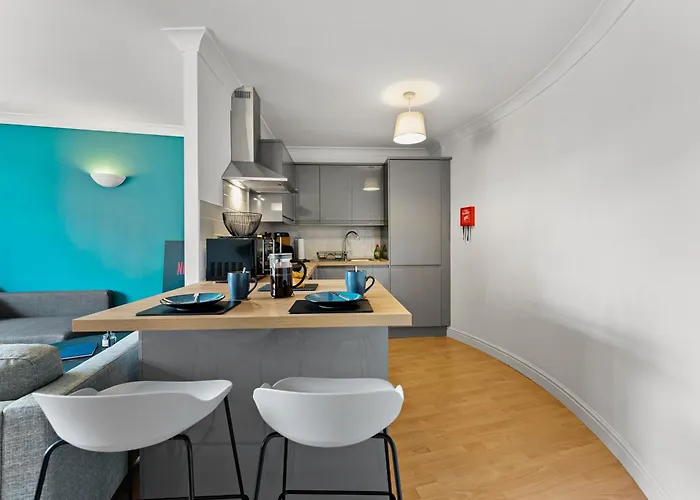 Plaza - Centrally Located, Contractor Friendly