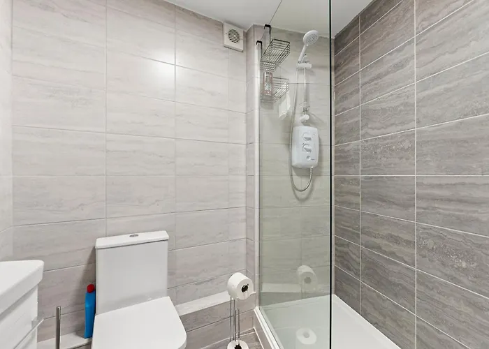 Plaza - Centrally Located, Contractor Friendly Leeds (West Yorkshire)