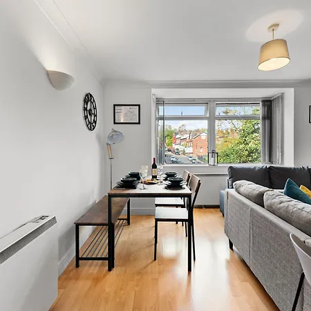 Plaza - Centrally Located, Contractor Friendly * Leeds (West Yorkshire)