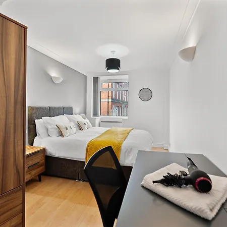 Apartment Plaza - Centrally Located, Contractor Friendly