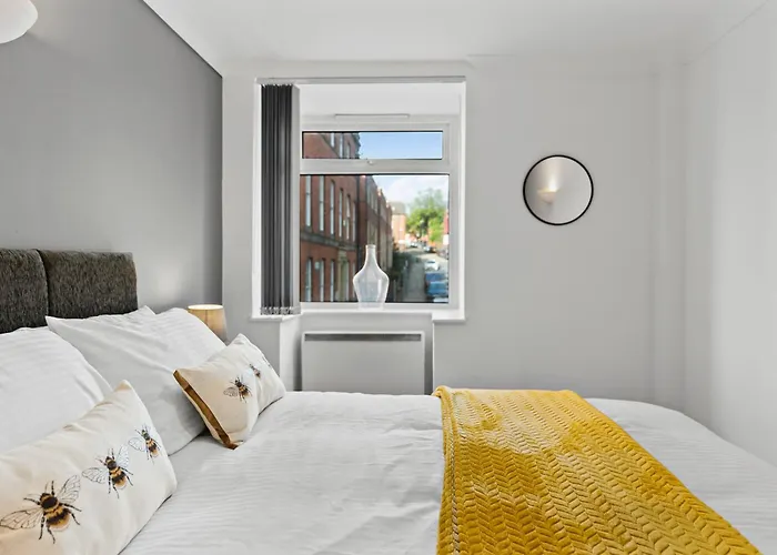 Apartment Plaza - Centrally Located, Contractor Friendly Leeds (West Yorkshire)