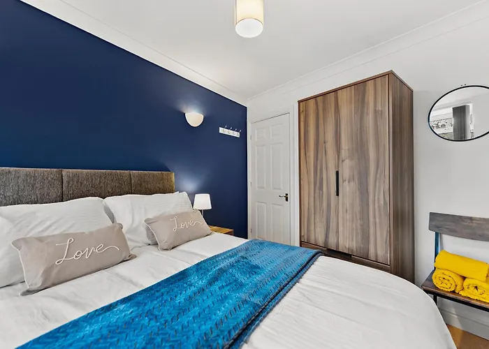 Plaza - Centrally Located, Contractor Friendly Leeds (West Yorkshire)